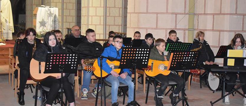 Orkiestra inna niż wszystkie