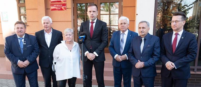 PiS: "Zerwać kontakty z proputinowską premier landu!"
