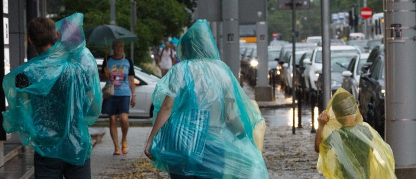 Ostrzeżenia przed burzami z gradem. W piątek trzeba uważać na pogodę
