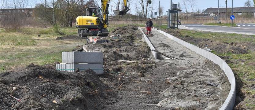 Nowa ścieżka na os. Pyrzyckim w Stargardzie. Budowa ruszyła pełną parą