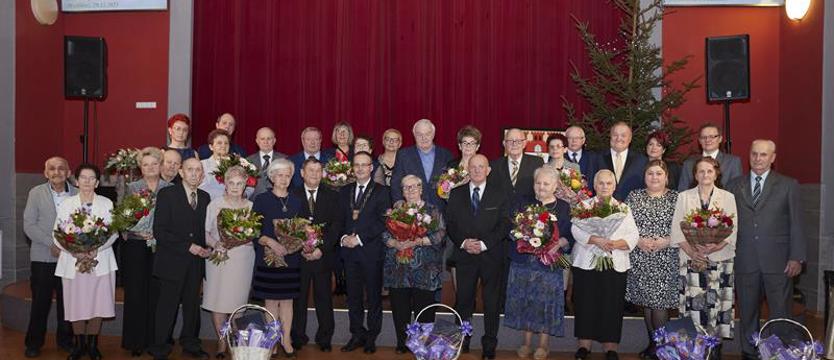 Pięćdziesiąt lat razem. Małżeńskie jubileusze 12 par