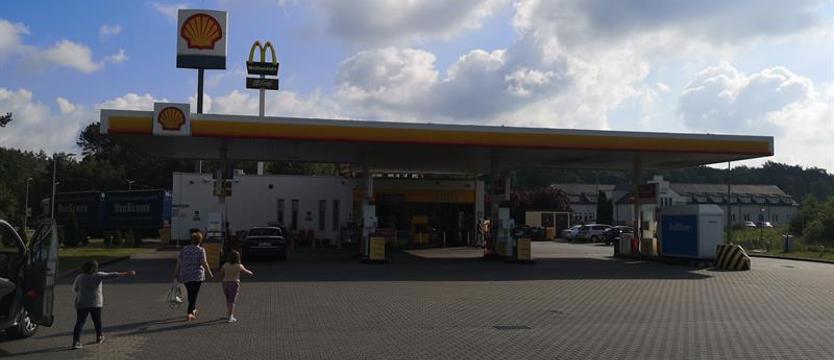 Na nadmorskiej „trójce”. Stacji paliw mniej, a ceny wyższe