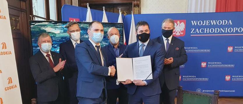 Podpisali umowy na przygotowanie drogi ekspresowej S10 Stargard - Piła