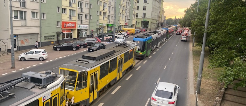 Stanęły tramwaje na Wyszyńskiego
