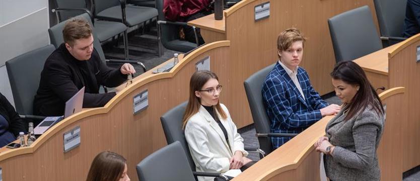 Nowi radni w Sejmiku. Młodzież ślubowała