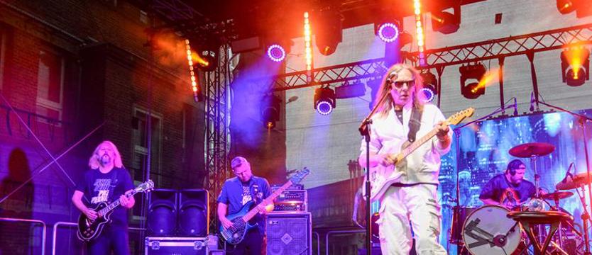 Rocznica Porozumień Sierpniowych. Tomek Lipiński wystąpił w stoczni
