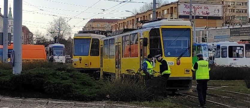 Po wykolejeniu "piątki" tramwaje wróciły na trasę
