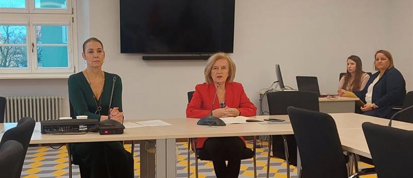 Na komisji edukacji o bezpieczeństwie uczniów i monitoringu w II LO