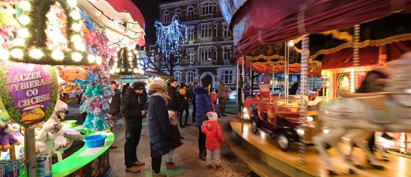 Świąteczne jarmarki w centrum Szczecina, w Hali Odra i na Pogodnie