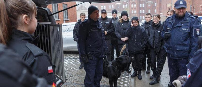 Dzień Otwarty Komendy Miejskiej Policji w Szczecinie. "Noszenie policyjnego munduru to jest zaszczyt"
